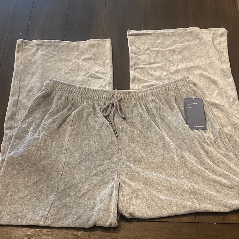 Universal Thread Gray Velour Lounge Pants